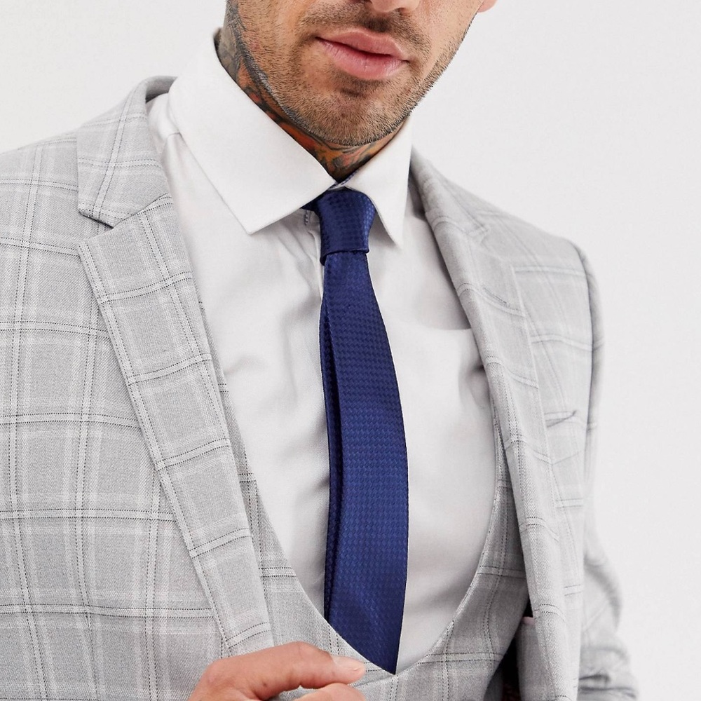 Blue tie